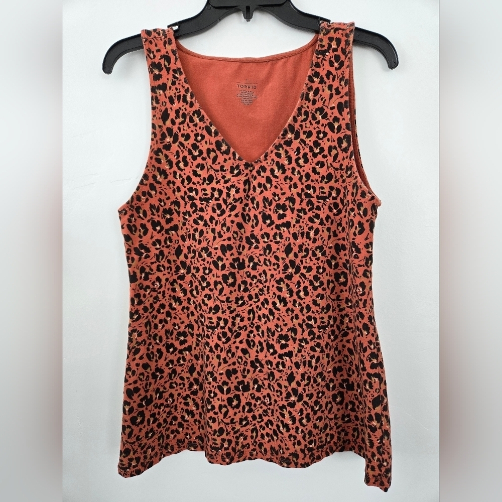 Torrid Foxy V-Neck Tank. Size 1X. color:Leopard.